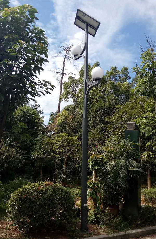 5米雙頭市電互補太陽能庭院燈、路燈